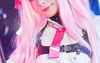 观看Sayo Momo女王的作品，有种我也想穿得这么漂亮的想法